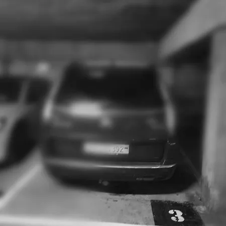 Centre Avec Parking Апартаменты *